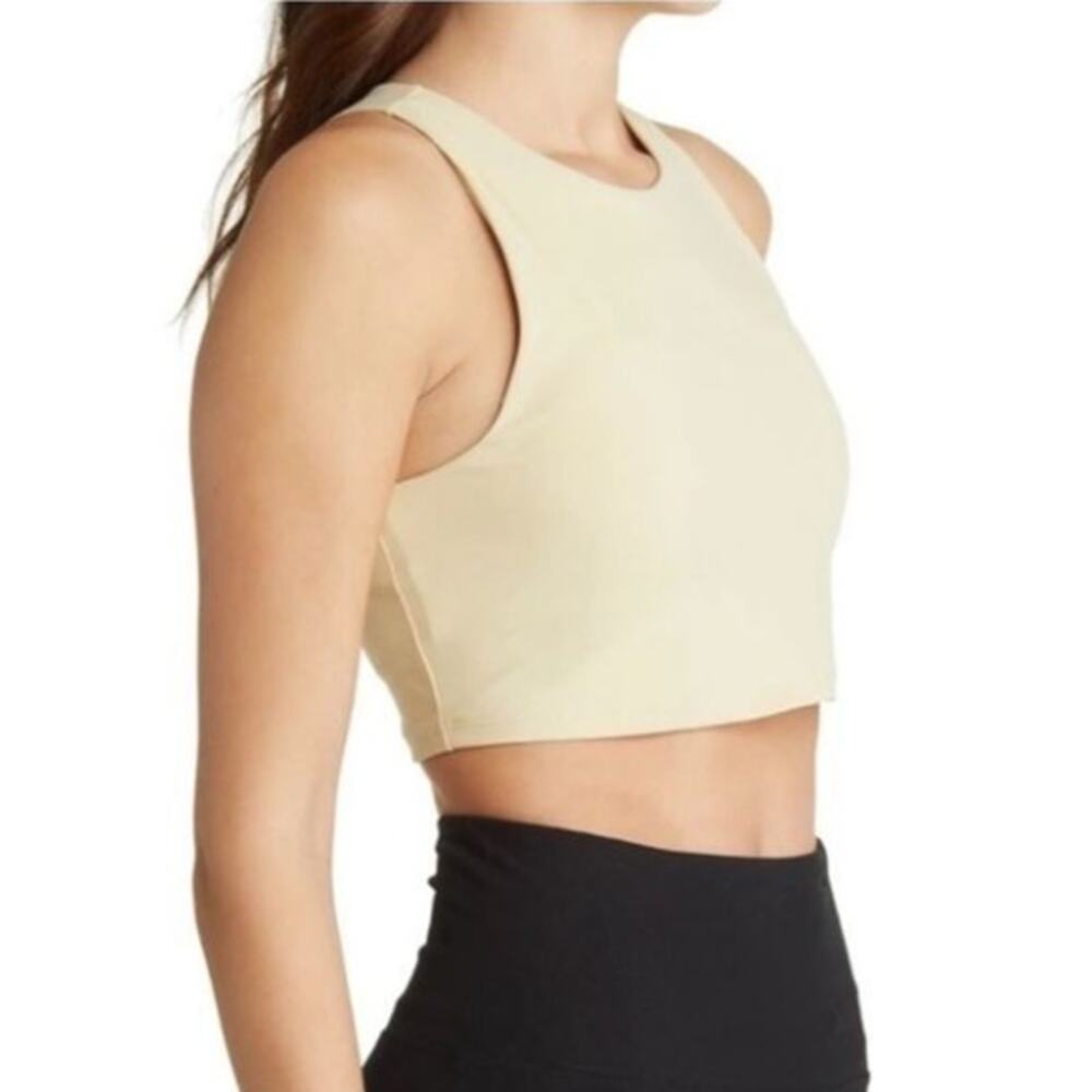 NWT Outdoor Voices Zoom Top in‎ Wheat